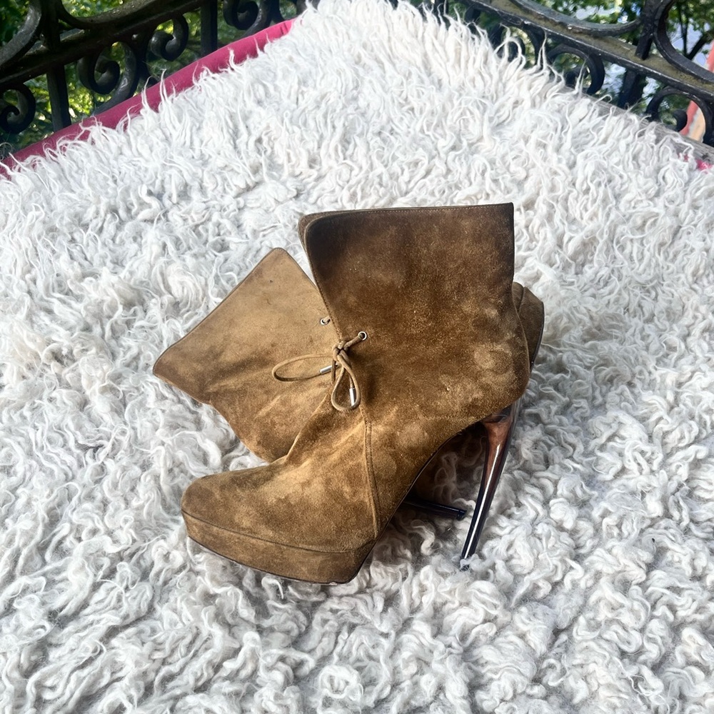 Alexander Mcqueen Suede Horn Heels